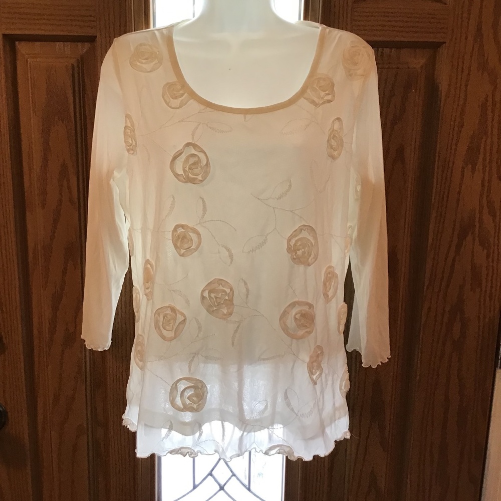 💚3/$25 Liz Claiborne size L white blouse with white textured flowers